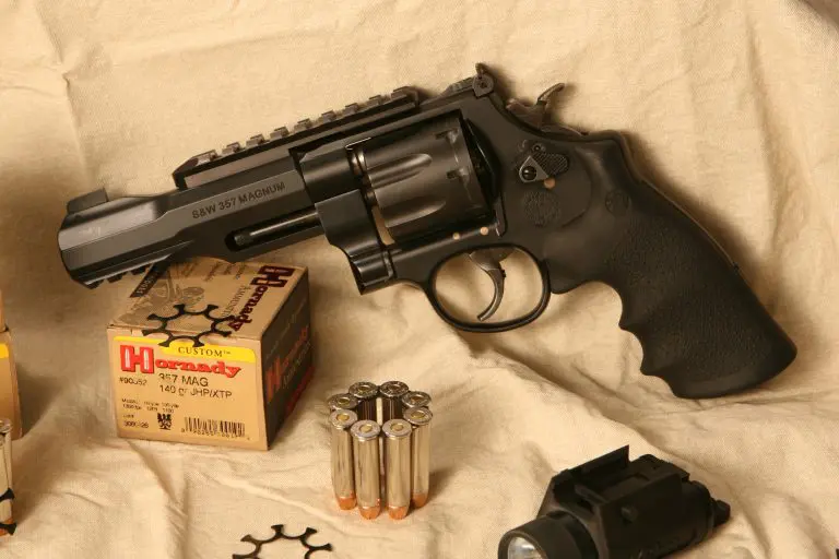 Tactical Revolver: Smith & Wesson’s Model 327 M&P - SWAT Survival ...